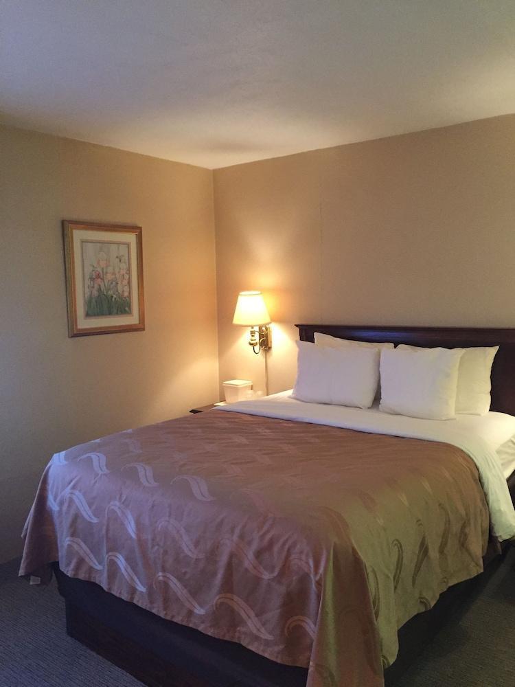Quality Inn Pittsburgh Airport Oakdale Exterior photo