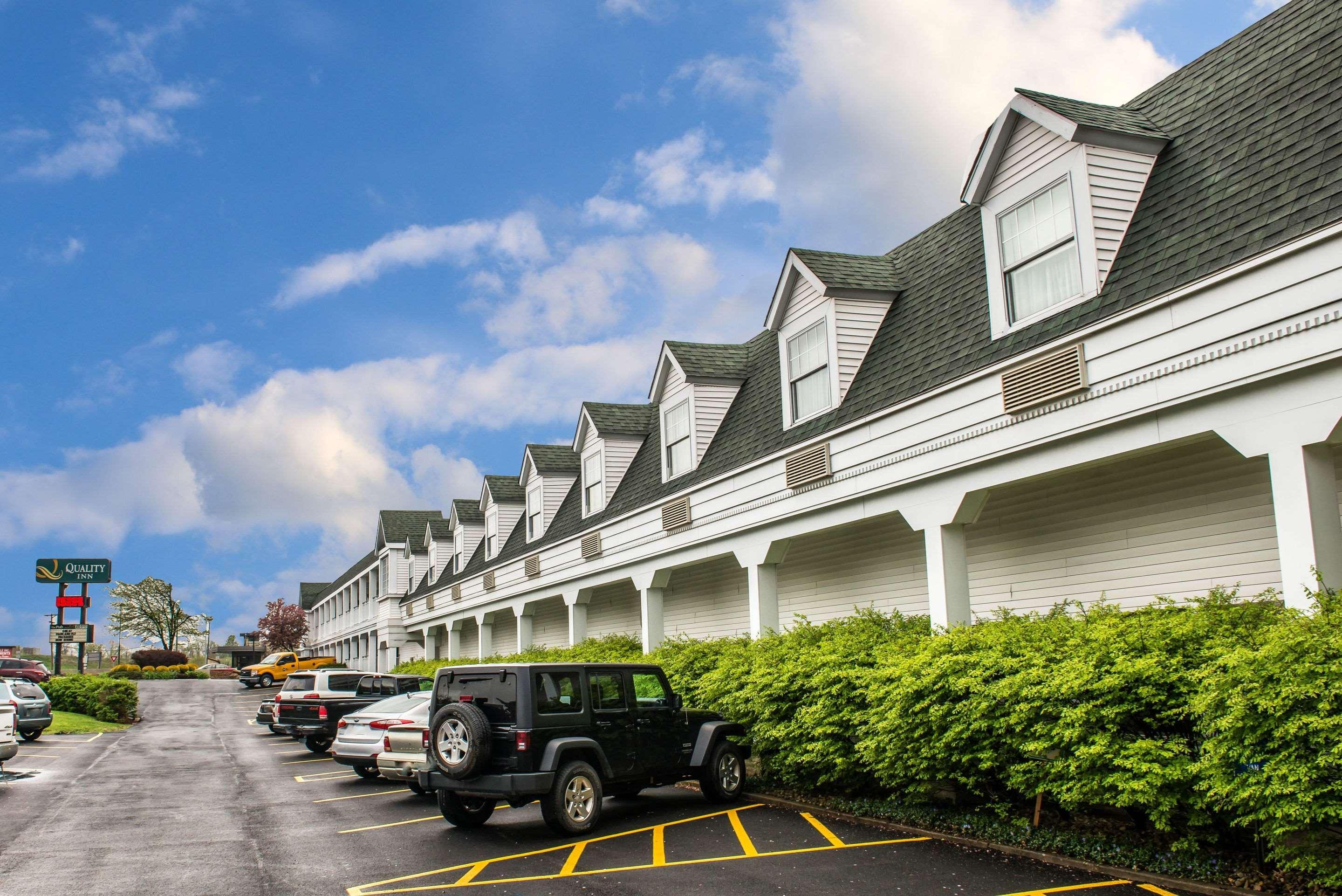Quality Inn Pittsburgh Airport Oakdale Exterior photo