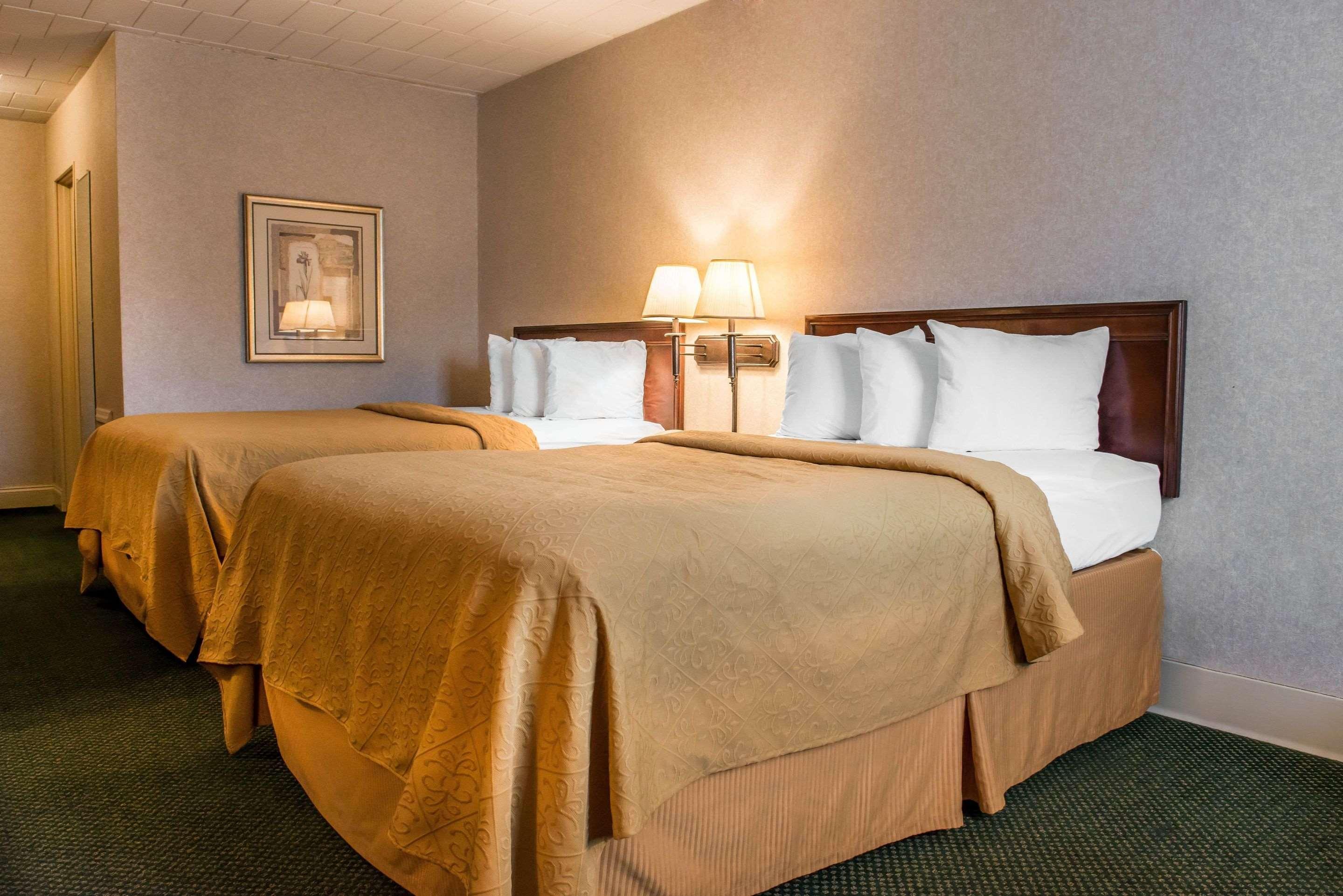 Quality Inn Pittsburgh Airport Oakdale Exterior photo