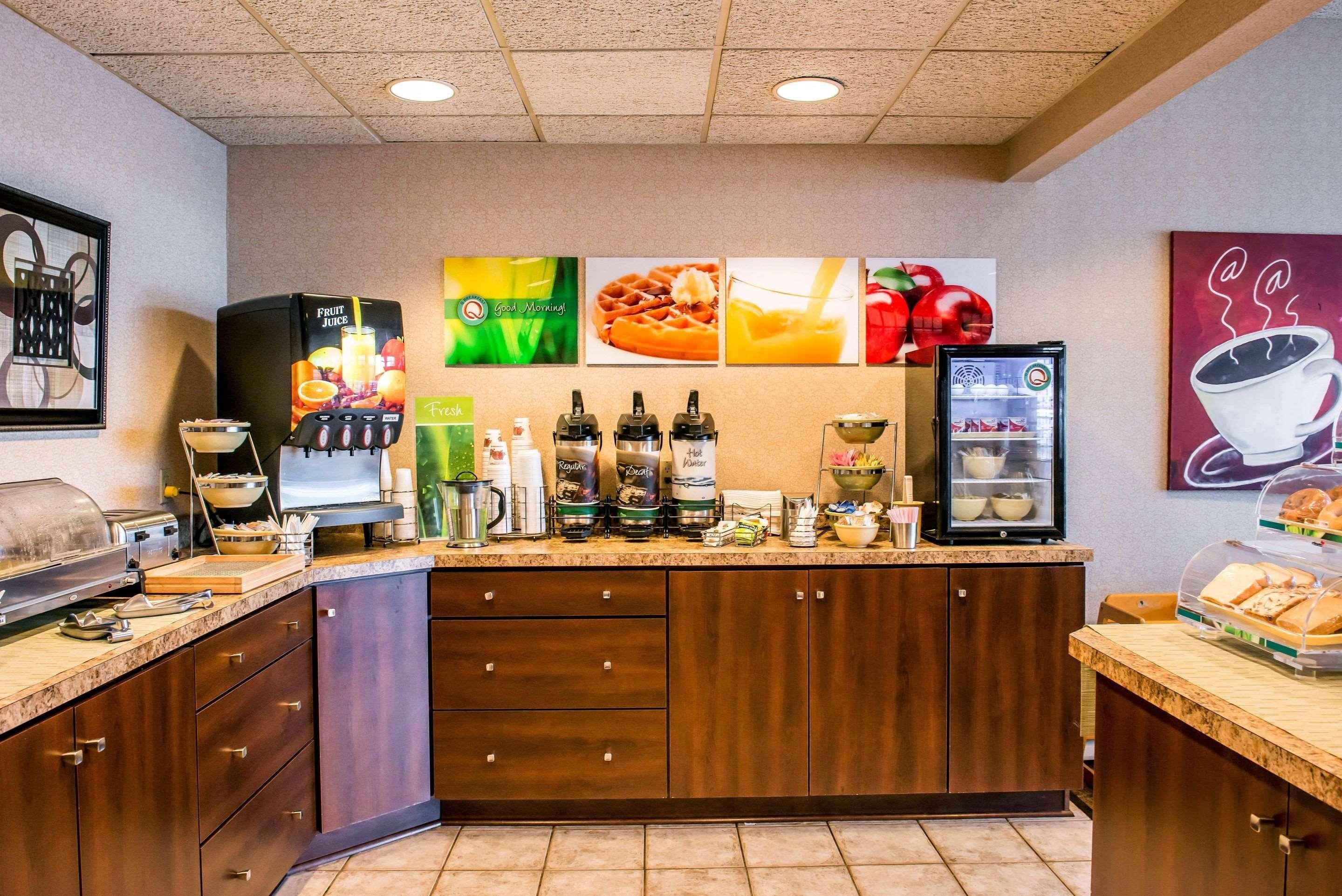 Quality Inn Pittsburgh Airport Oakdale Exterior photo