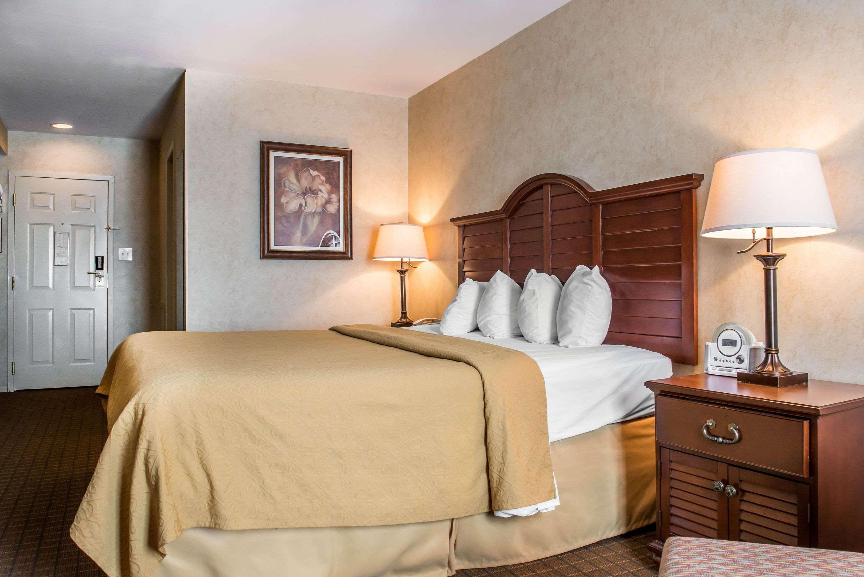 Quality Inn Pittsburgh Airport Oakdale Exterior photo
