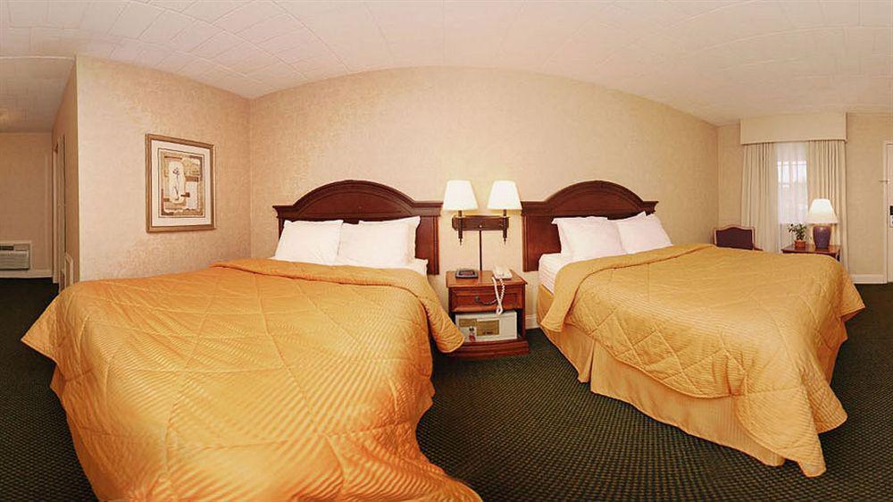 Quality Inn Pittsburgh Airport Oakdale Exterior photo